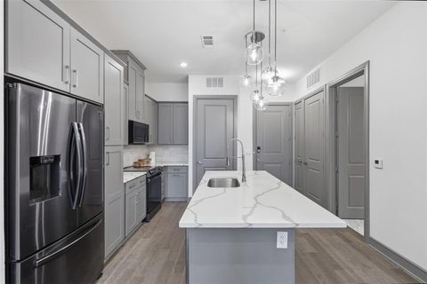 2700 Old Denton Road 2272 Carrollton TX 75007