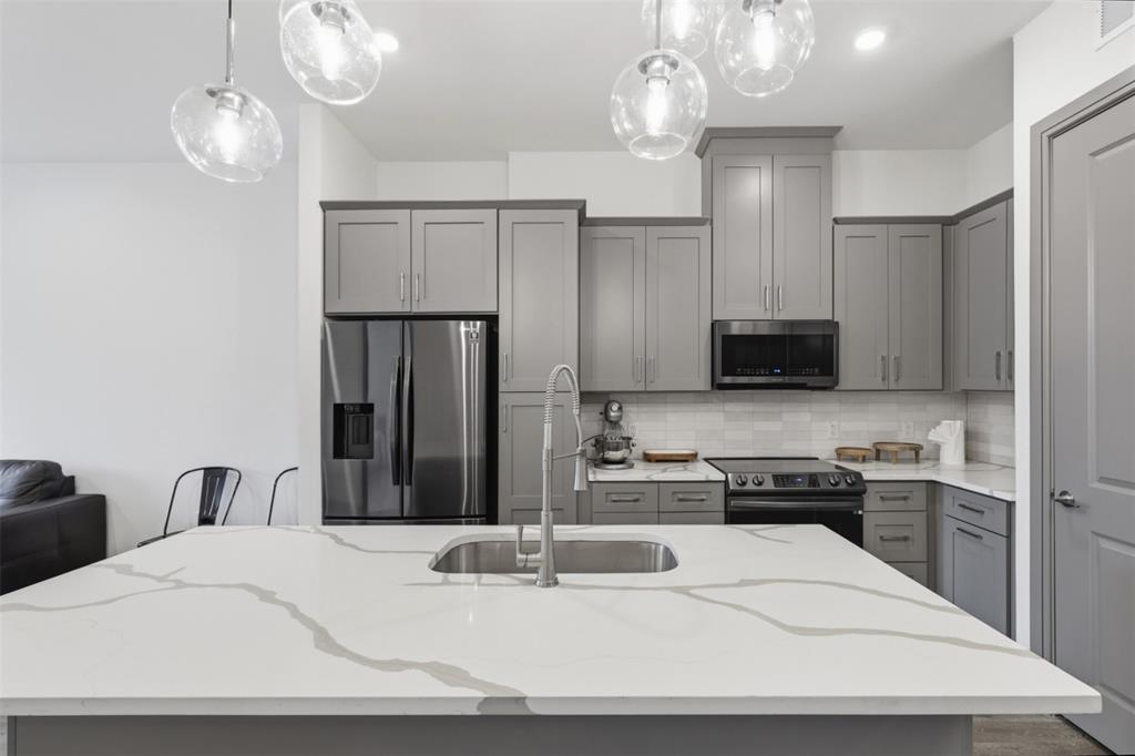 2700 Old Denton Road 2272