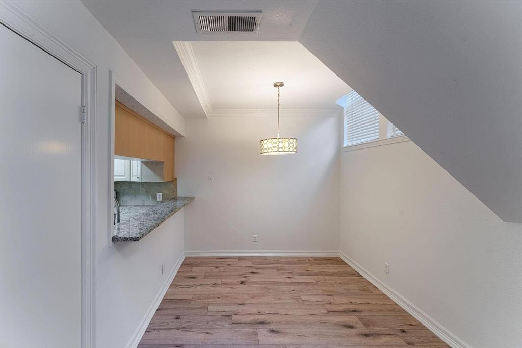 LA BUEÑA VIDA - Residential Lease