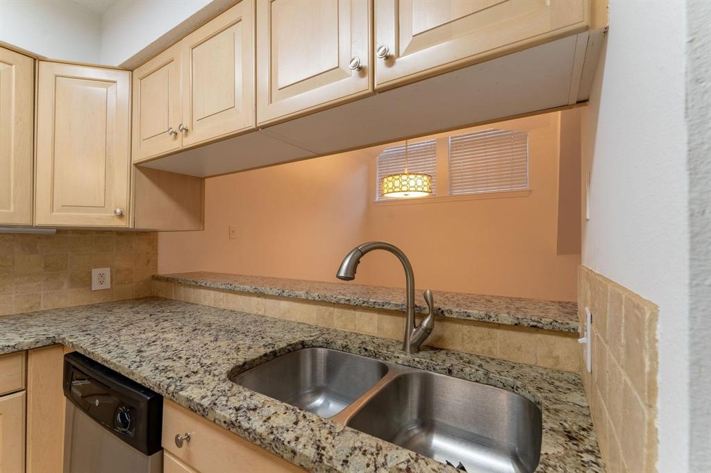 LA BUEÑA VIDA - Residential Lease