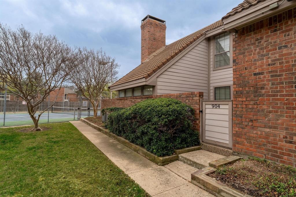 LA BUEÑA VIDA - Residential Lease