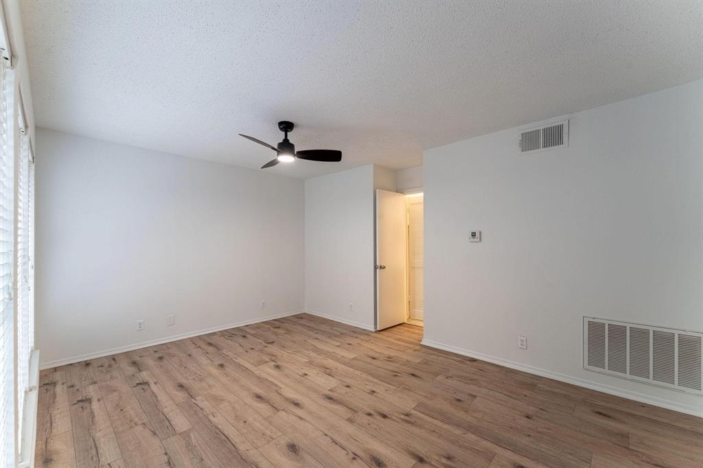 LA BUEÑA VIDA - Residential Lease