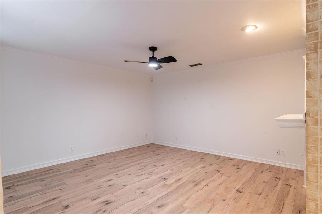 LA BUEÑA VIDA - Residential Lease