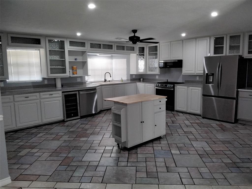 2317 Meadow Dale