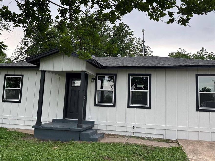 Great opportunity in a prime location! This property sits on a spacious double lot, offering endless potential for expansion or customization. The current layout features a flexible living area that can easily be converted into a third bedroom, making it ideal for increasing value or rental income.

Plenty of room to build a large garage, workshop, or additional structure, perfect for homeowners, investors, or anyone needing extra space. Conveniently located near shopping, dining, and major roadways.

Don’t miss this chance to own a property with room to grow in a highly desirable area!