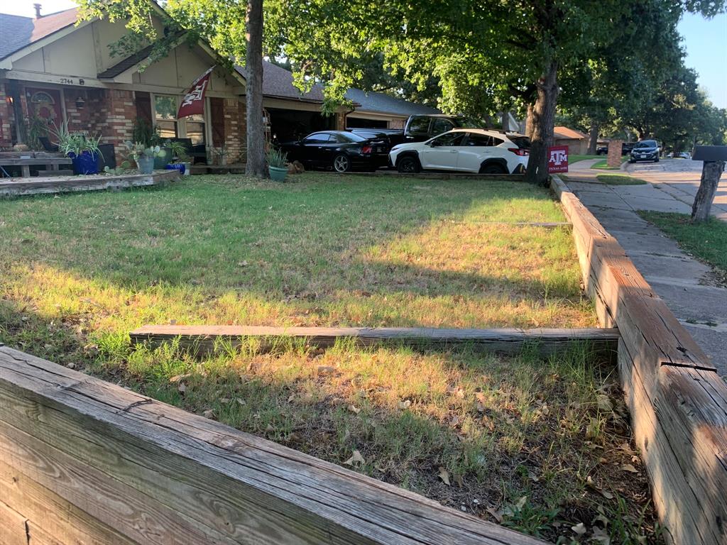 2744 Meadow Green