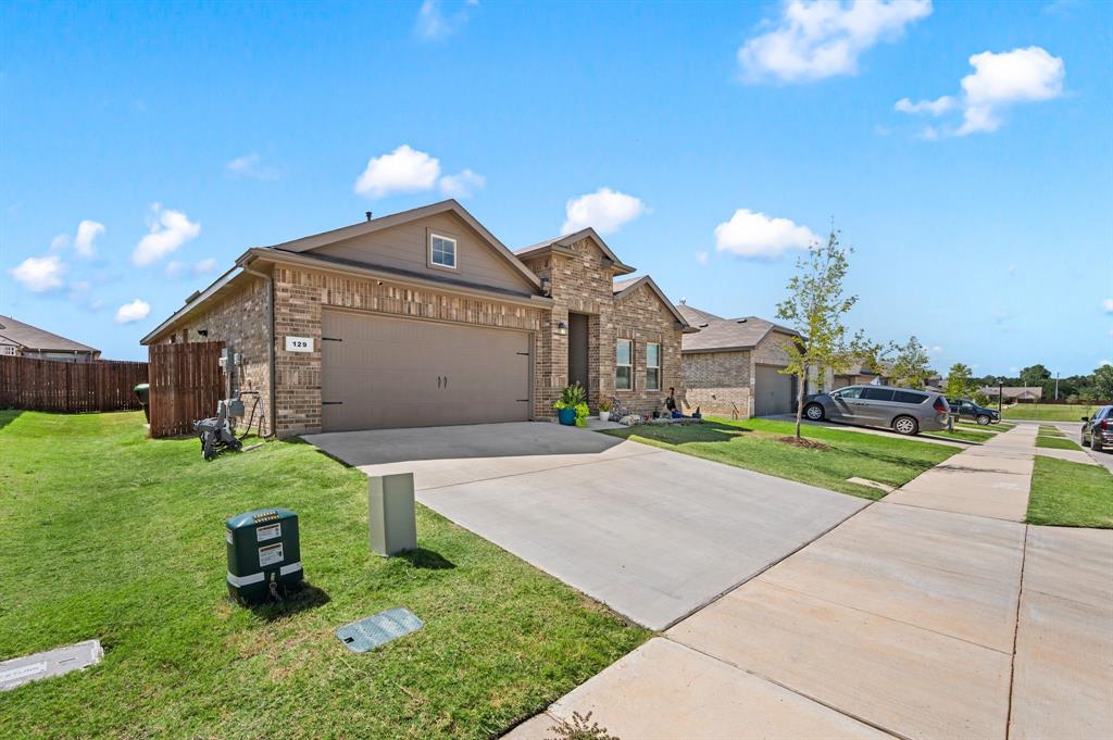 129 Hollytree Lane