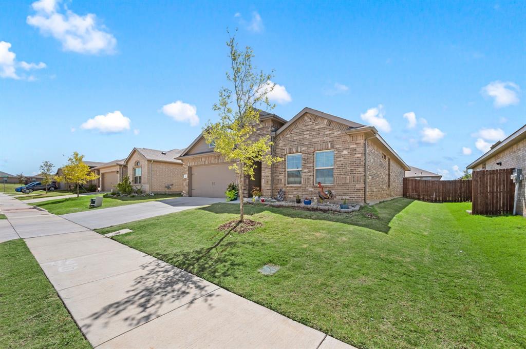 129 Hollytree Lane