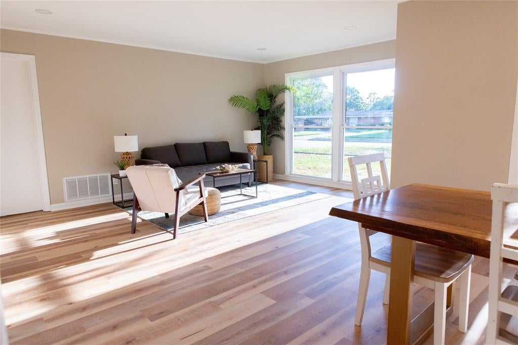 1521 Captain Shreve Drive