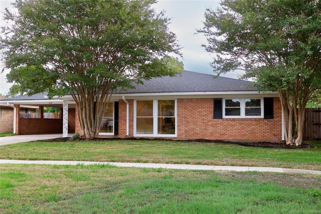 1521 Captain Shreve Drive