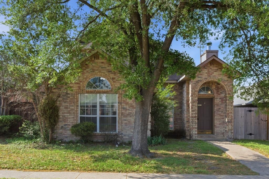 Photo of 2314 Weatherby Drive, Mesquite, TX 75181 (MLS # 21244275)