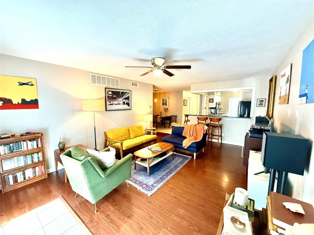 4046 Ridglea Country Club Drive 1201