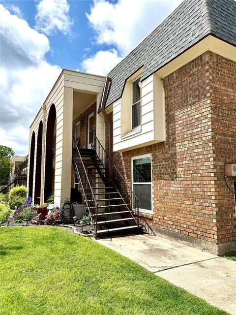 4046 Ridglea Country Club Drive 1201 Fort Worth TX 76126