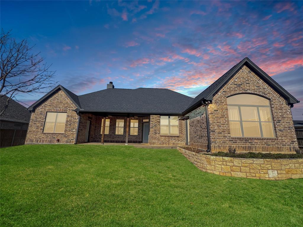1204 Thomas Lane