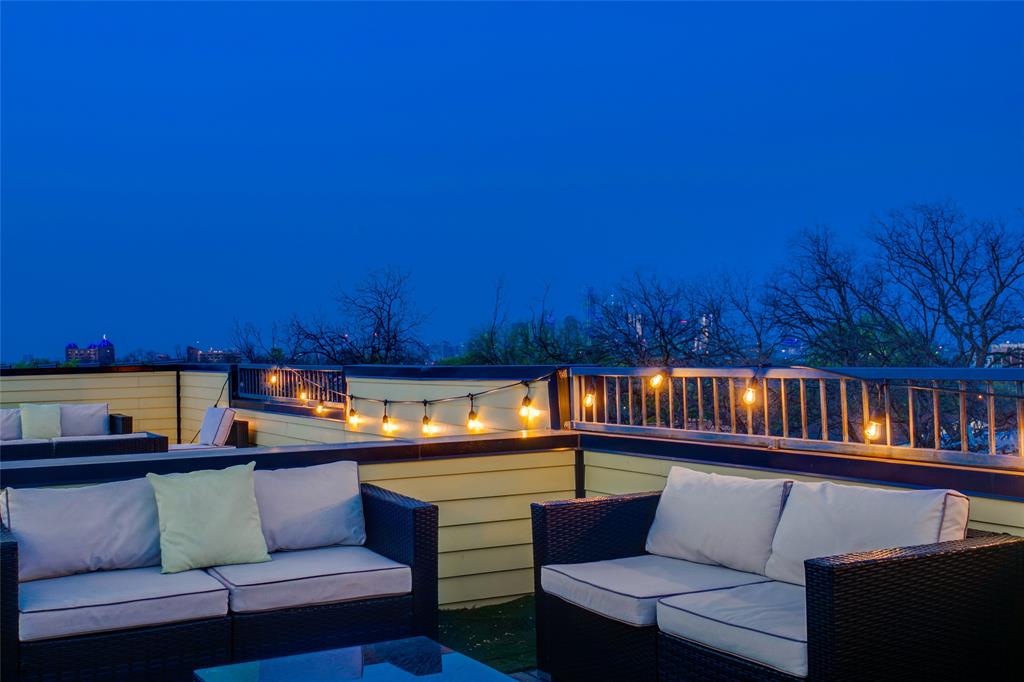 DALLAS LAND AND LOAN 2 - Residential Lease