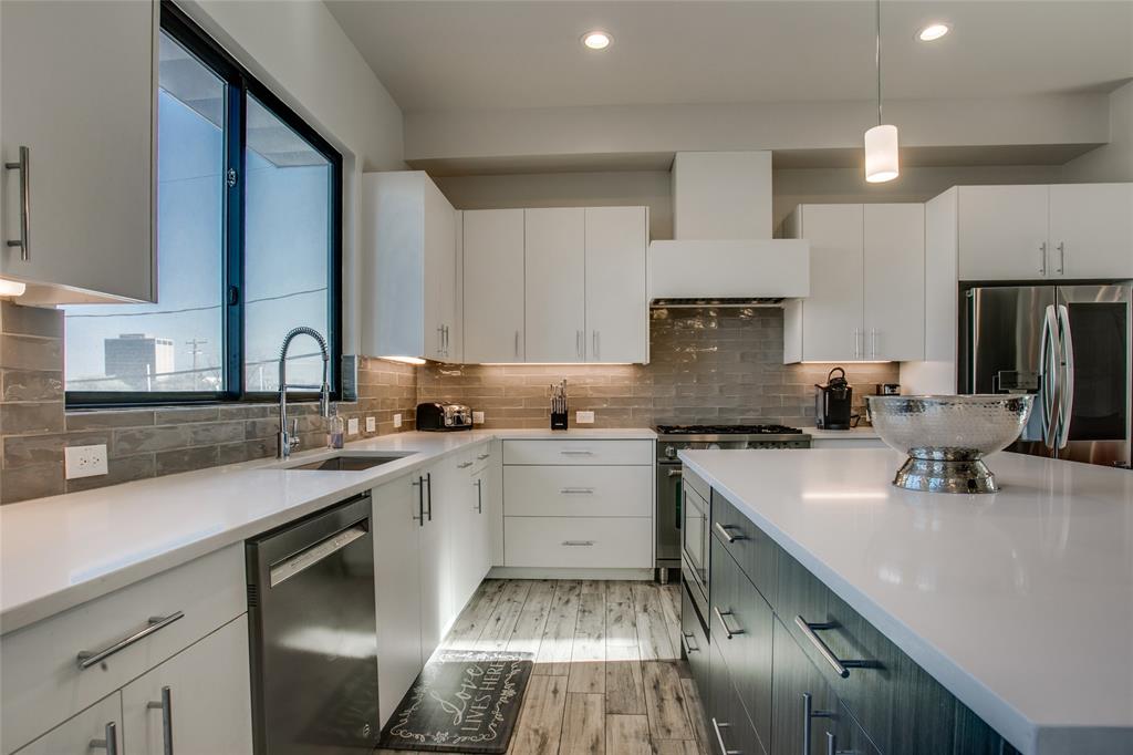 DALLAS LAND AND LOAN 2 - Residential Lease