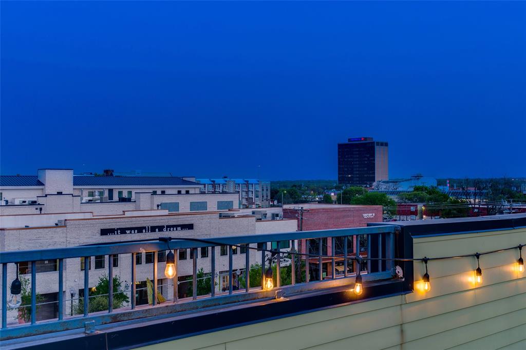 DALLAS LAND AND LOAN 2 - Residential Lease