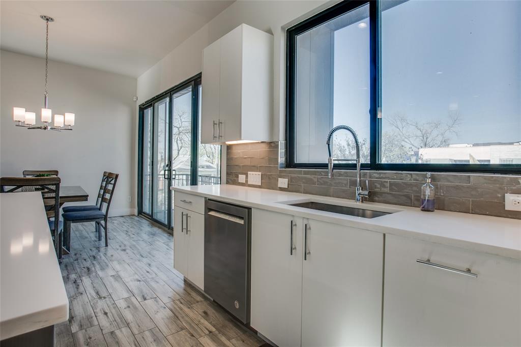 DALLAS LAND AND LOAN 2 - Residential Lease