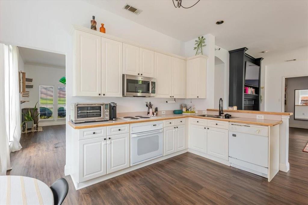 Lewisville, Texas 75077, United States, 3 Bedrooms Bedrooms, ,2 BathroomsBathrooms,Residential,Active,253075