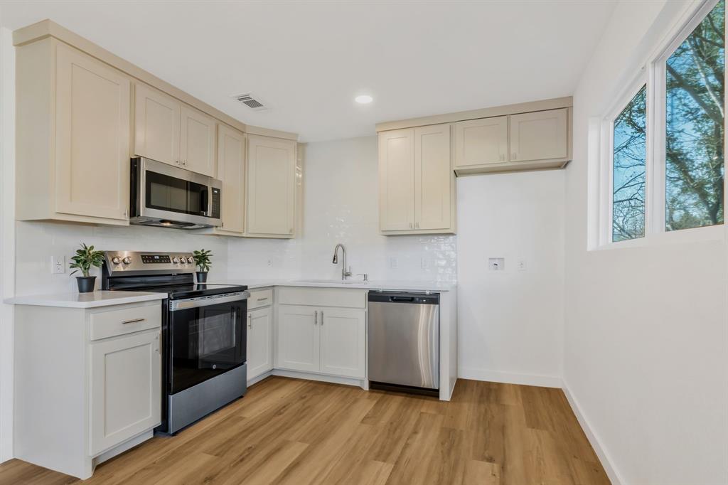 Laguna Village Add - Residential