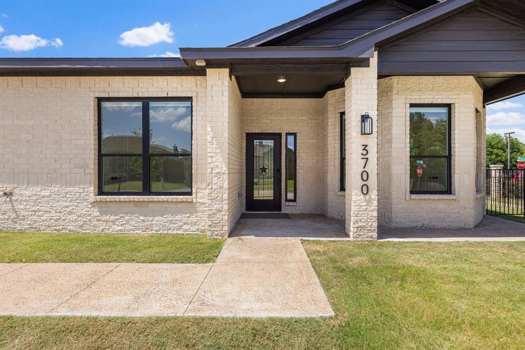 3700 Creek View Drive