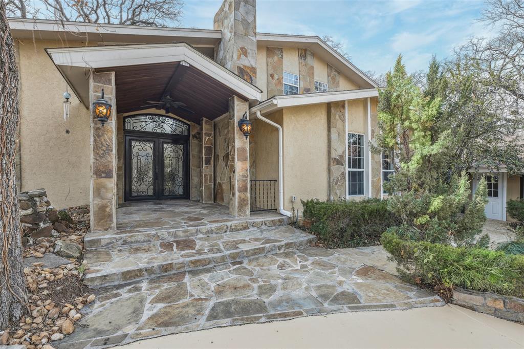 2821 Dove Pond Drive