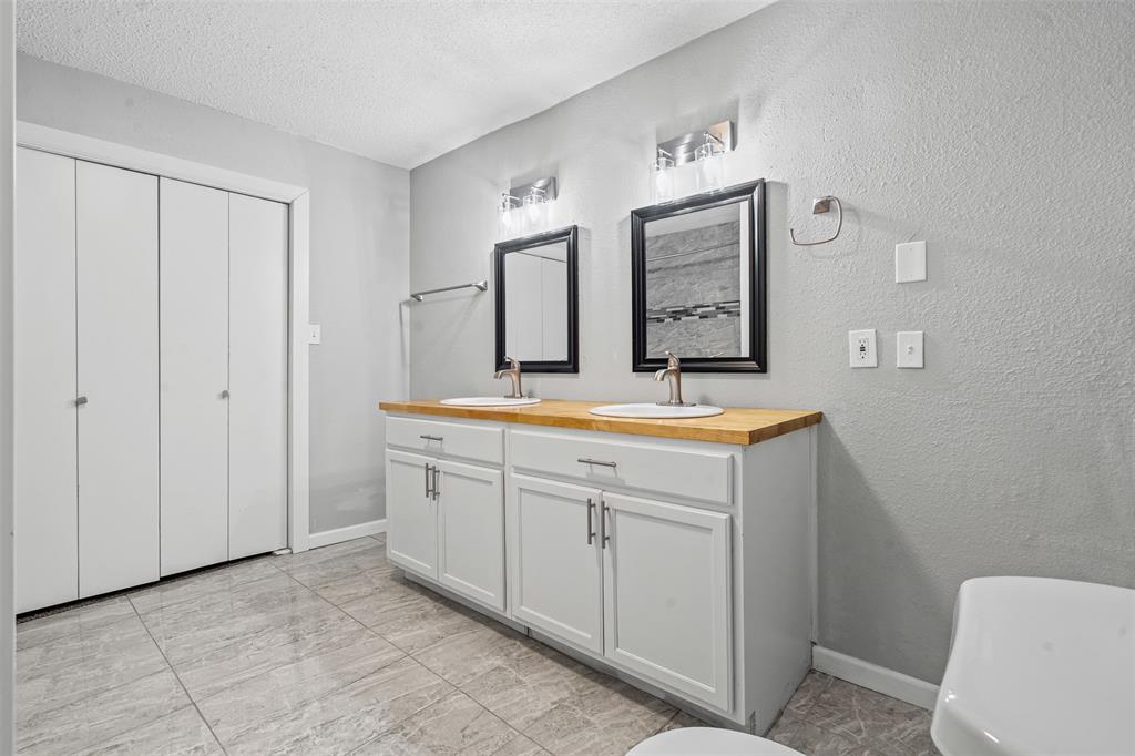 Oak Trail Shores Sec F - Residential