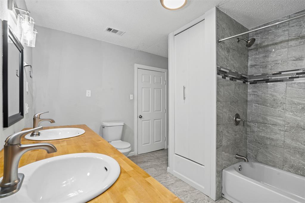 Oak Trail Shores Sec F - Residential