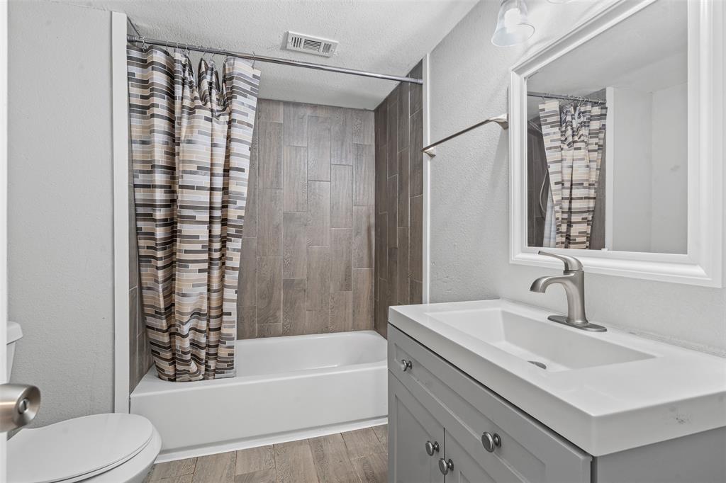 Oak Trail Shores Sec F - Residential