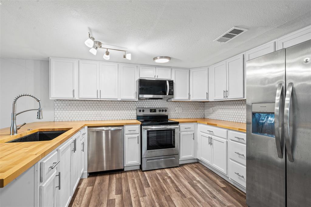 Oak Trail Shores Sec F - Residential