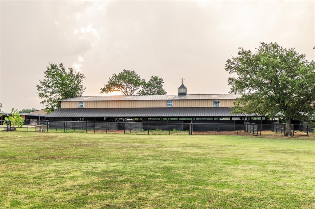 Horseshoe Nail Ranch - Farm