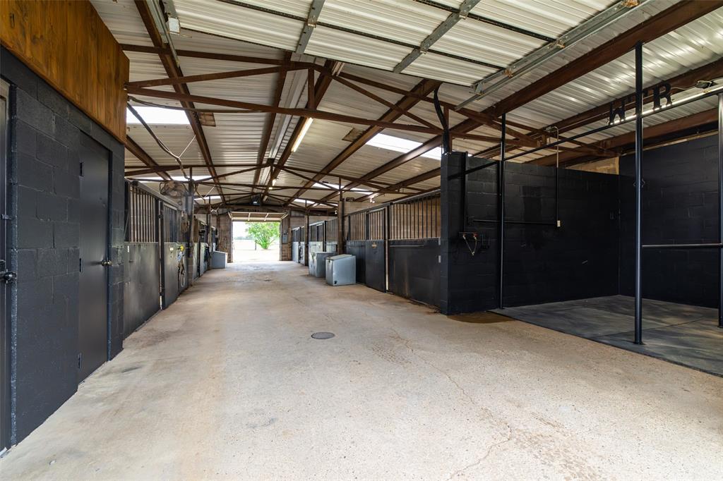 Horseshoe Nail Ranch - Farm