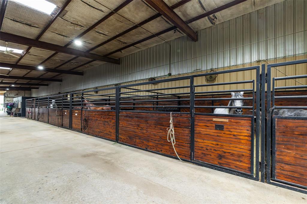 Horseshoe Nail Ranch - Farm