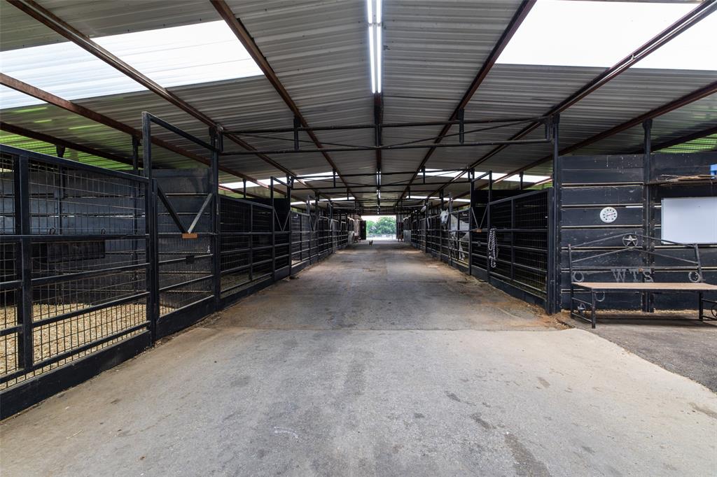 Horseshoe Nail Ranch - Farm