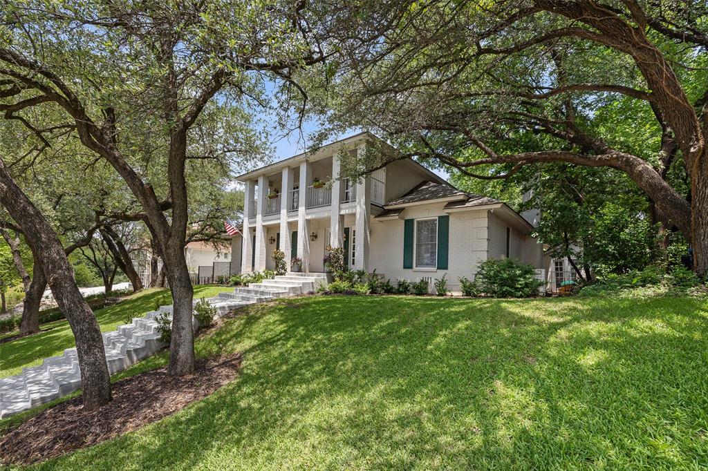 417 Hazelwood Drive W
