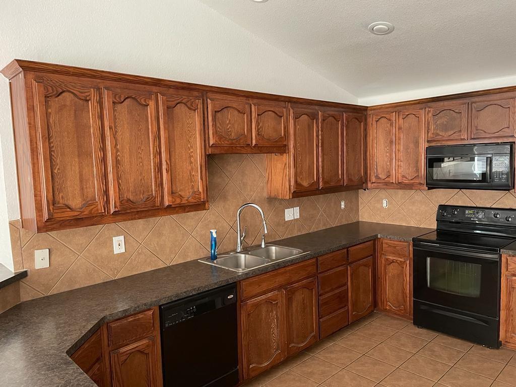 Alexandra Meadows - Residential Lease