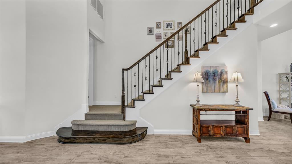 1709 Roundtree Circle E