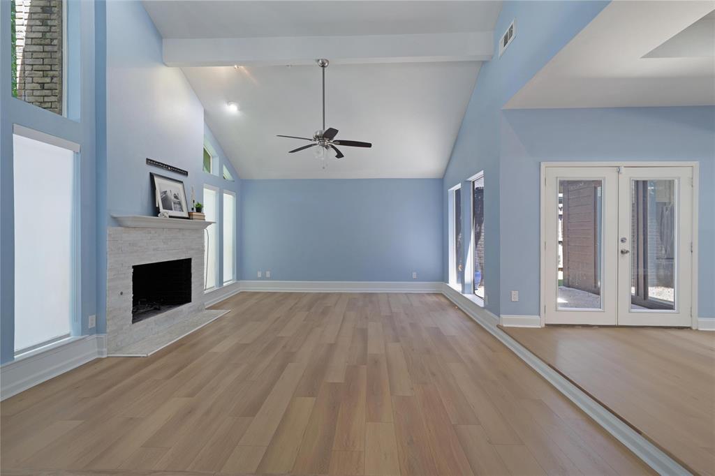 4906 Meadowcreek Drive