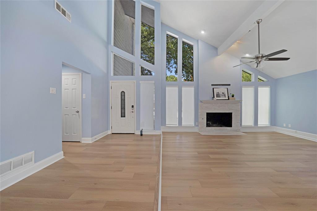 4906 Meadowcreek Drive