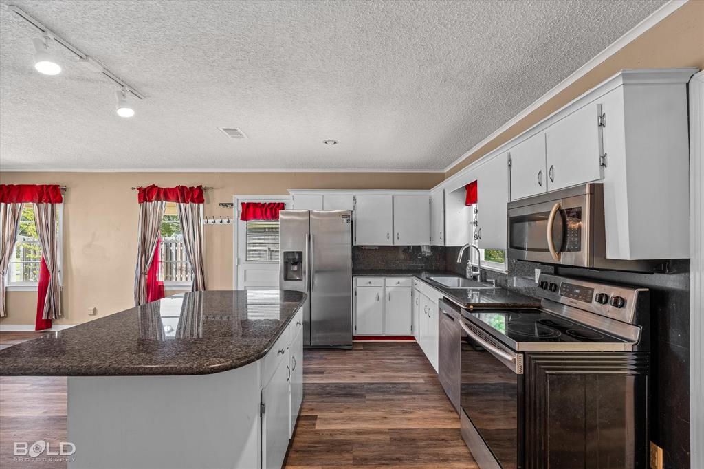 Shreveport, Louisiana 71107, United States, 4 Bedrooms Bedrooms, ,2 BathroomsBathrooms,Residential,Active,220834