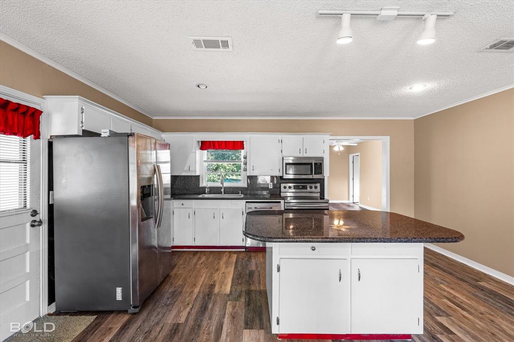 Shreveport, Louisiana 71107, United States, 4 Bedrooms Bedrooms, ,2 BathroomsBathrooms,Residential,Active,220834