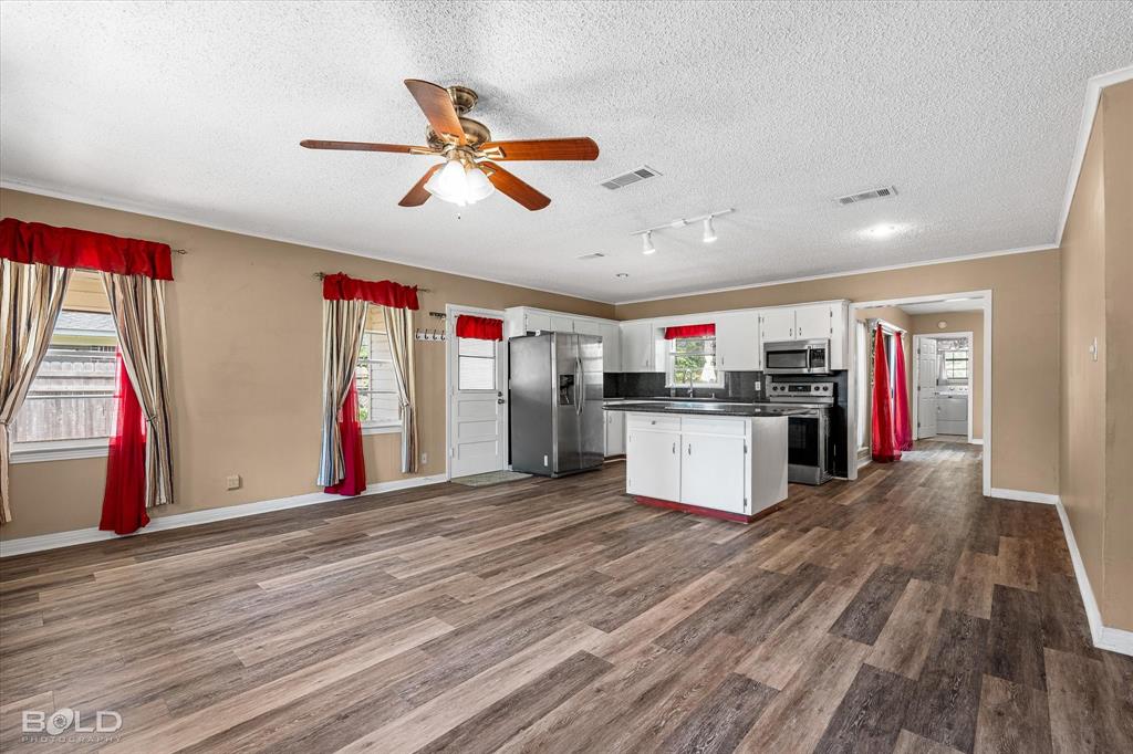 Shreveport, Louisiana 71107, United States, 4 Bedrooms Bedrooms, ,2 BathroomsBathrooms,Residential,Active,220834