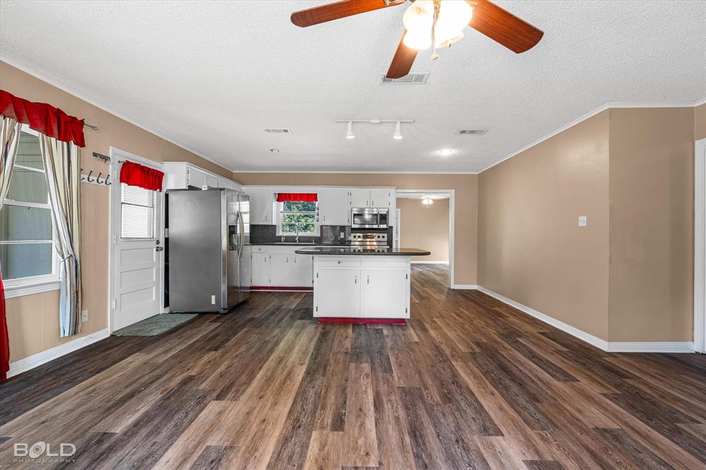 Shreveport, Louisiana 71107, United States, 4 Bedrooms Bedrooms, ,2 BathroomsBathrooms,Residential,Active,220834