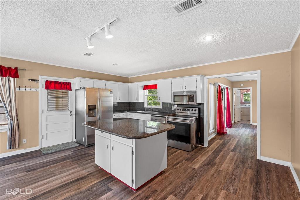 Shreveport, Louisiana 71107, United States, 4 Bedrooms Bedrooms, ,2 BathroomsBathrooms,Residential,Active,220834