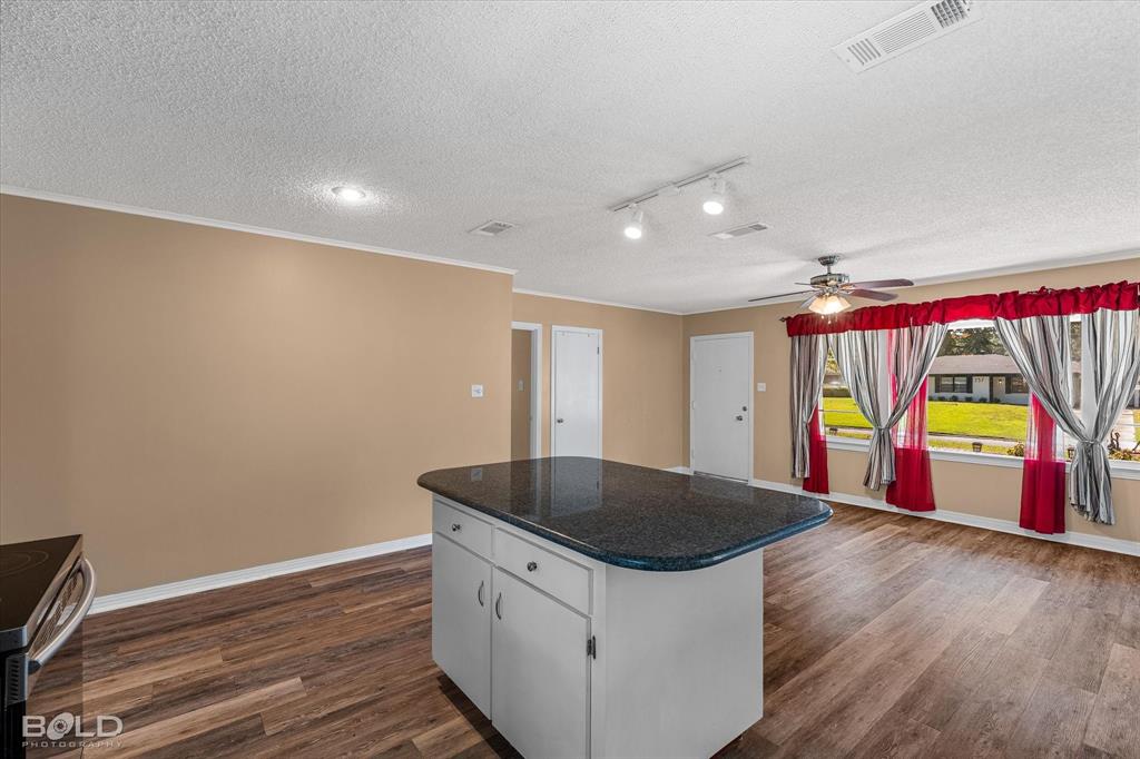 Shreveport, Louisiana 71107, United States, 4 Bedrooms Bedrooms, ,2 BathroomsBathrooms,Residential,Active,220834