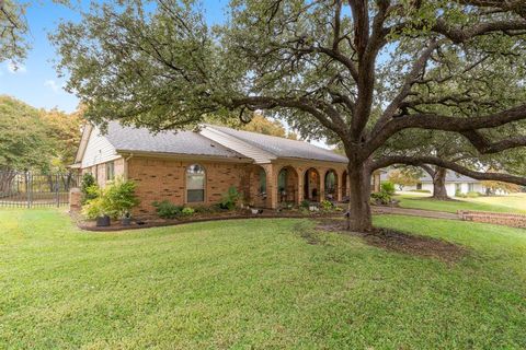 A home in Benbrook