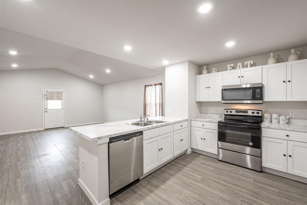 River Oaks at Sawmill Road - Residential