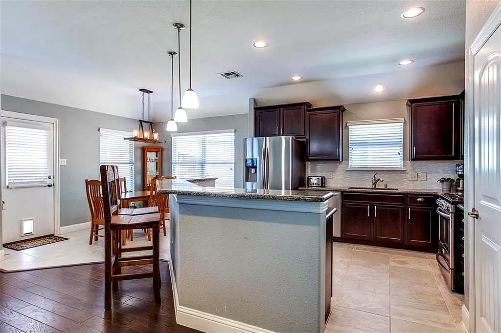 1105 Lake Woodland Drive