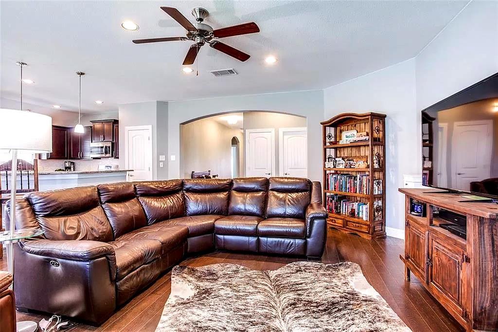 1105 Lake Woodland Drive