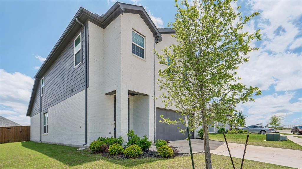 416 Boot Strap Place